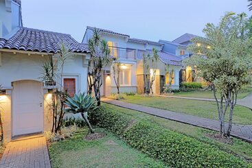 فندق Pesona Alam Resort & Spa