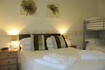 בית מלון כפרי The Shirley