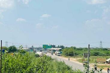 בית מלון כפרי Pop 70112  Sunshine