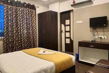 هتل Kjr Residency&rooms