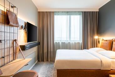 هتل Moxy Berlin Airport