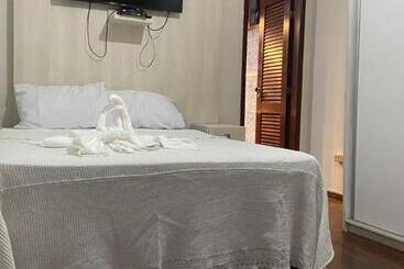 پانسیون Hostel Salvador Orquídeas