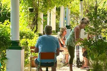 مبيت وإفطار De Stoep