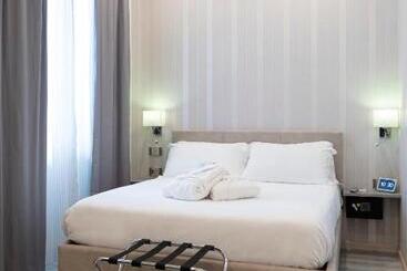 پانسیون Varese Suites