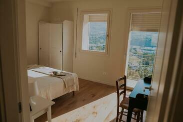 مبيت وإفطار Casalloro