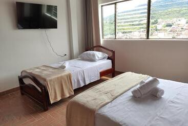 פנסיון Hostal Colors