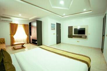 247 Luxury Hotel & Apartment Ajah