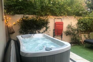 تختخواب و صبحانه Au Petit C Alain