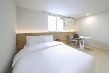 Geoje Dongbeck Hotel Gohyeon