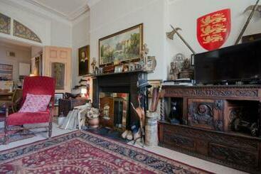 Пансион 16 Brunswick Sq