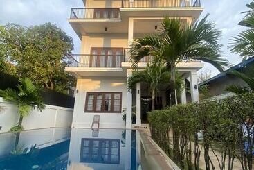 فندق D Central Khmer Villa