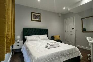 بنسيون Dunstable Boutique Guest House