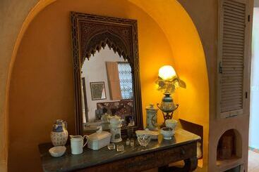 پانسیون Room In Guest Room  Charming Guest House With Pool For 6 People 1