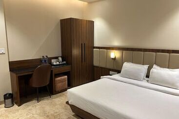 בית מלון כפרי The Imperial Prime Clarks Inn Suites