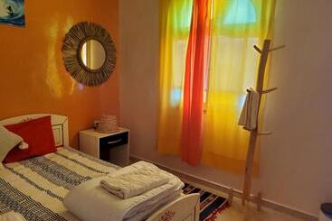 پانسیون Surf & Salsa Guesthouse