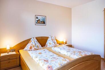 Valtlhof   Apt 1