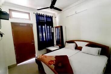 Отель Ashirwad, Uttarkashi