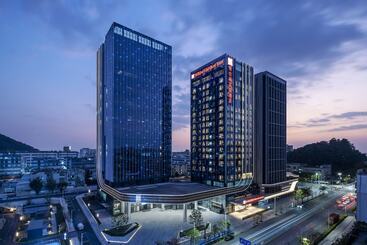 酒店 Hilton Garden Inn Shenzhen Airport