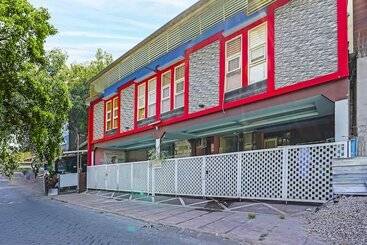 בית מלון כפרי Oyo 91743 Choirul Residence