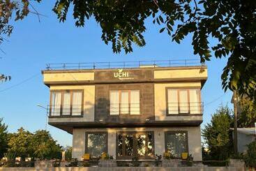 בית מלון כפרי Uchi Cappadocia