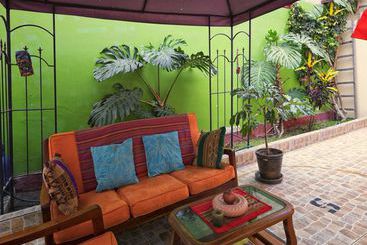هتل Razz B&b Miraflores