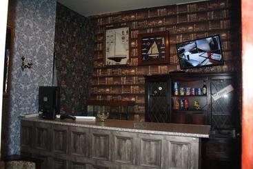 هتل East Midlands Guesthouse