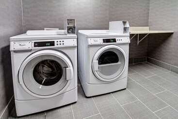 Отель Hampton Inn & Suites Ada