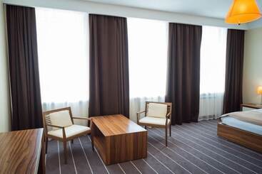 酒店 Ost West Club