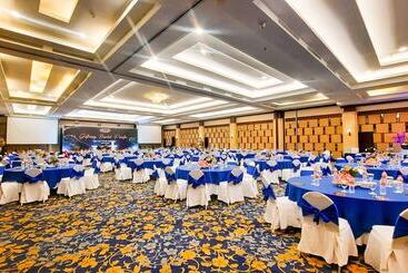 هتل Plaza Inn Kendari