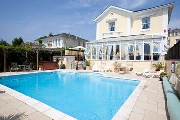 هتل Riviera Lodge