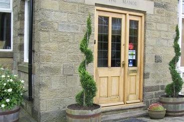 هتل The Manor Cullingworth Guest House