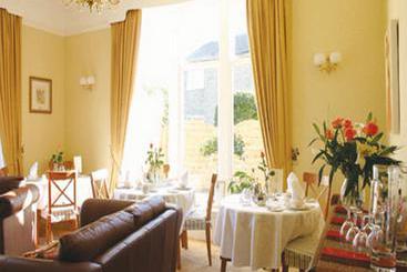 هتل The Manor Cullingworth Guest House