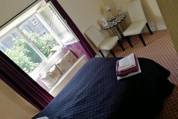 هتل Station Guest House