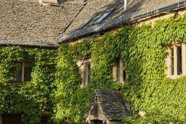 ホテル The Slaughters Country Inn