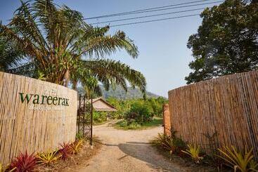 호텔 Wareerak Hot Spring & Wellness