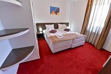 Pension Happy Day   Motorcycle Friendly