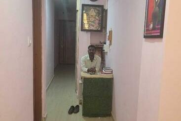 ホテル Spot On 93458 Swapnpurti Yatri Niwas