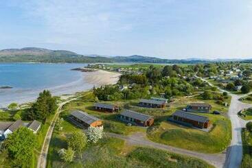 منتجع Sandgreen Caravan Park