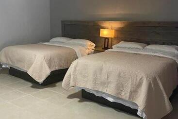 Bluegem Motel