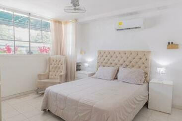 פנסיון Hostal Casa Dandy