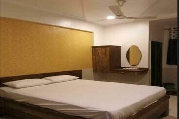 בית מלון כפרי Samay Lodging & Boarding By Wb Inn