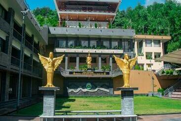 Oro Montana Hotels And Resort