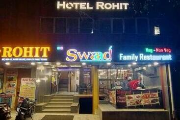فندق Rohit & Swaad Resto