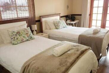 ペンション Weaver S Nest Country Inn