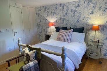 ベッドアンドブレックファースト Crastercarr