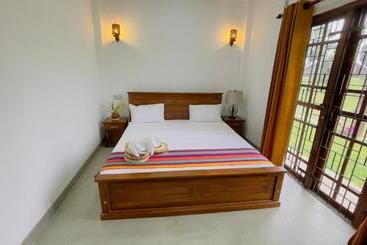 ベッドアンドブレックファースト Kathircholai