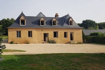 بنسيون Le Plessis Aux Oiseaux