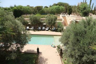 مبيت وإفطار Jolies Chambres D Hôte Au Riad Dharma