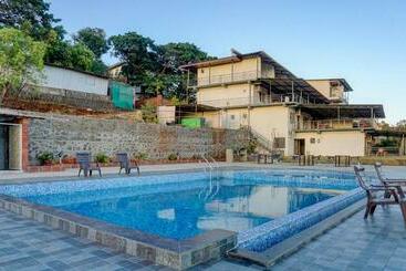 בית מלון כפרי Treebo Trend Glenvista Estate