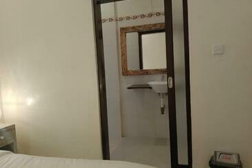 פנסיון Yanti Guest House